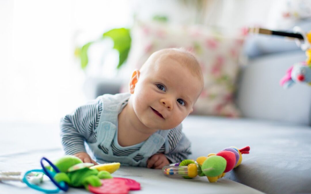 Wann kann sich dein Baby drehen und wie kannst du es fördern?